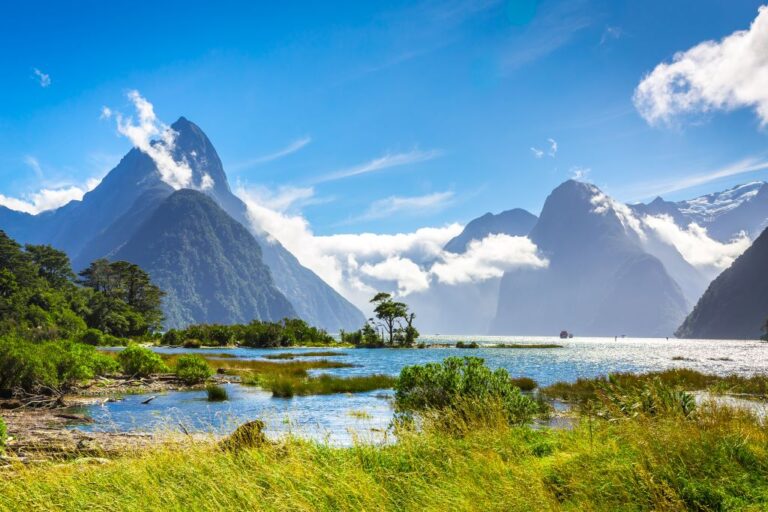Podmínky získání working holiday víza Nový Zéland New Zealand Milford Sound